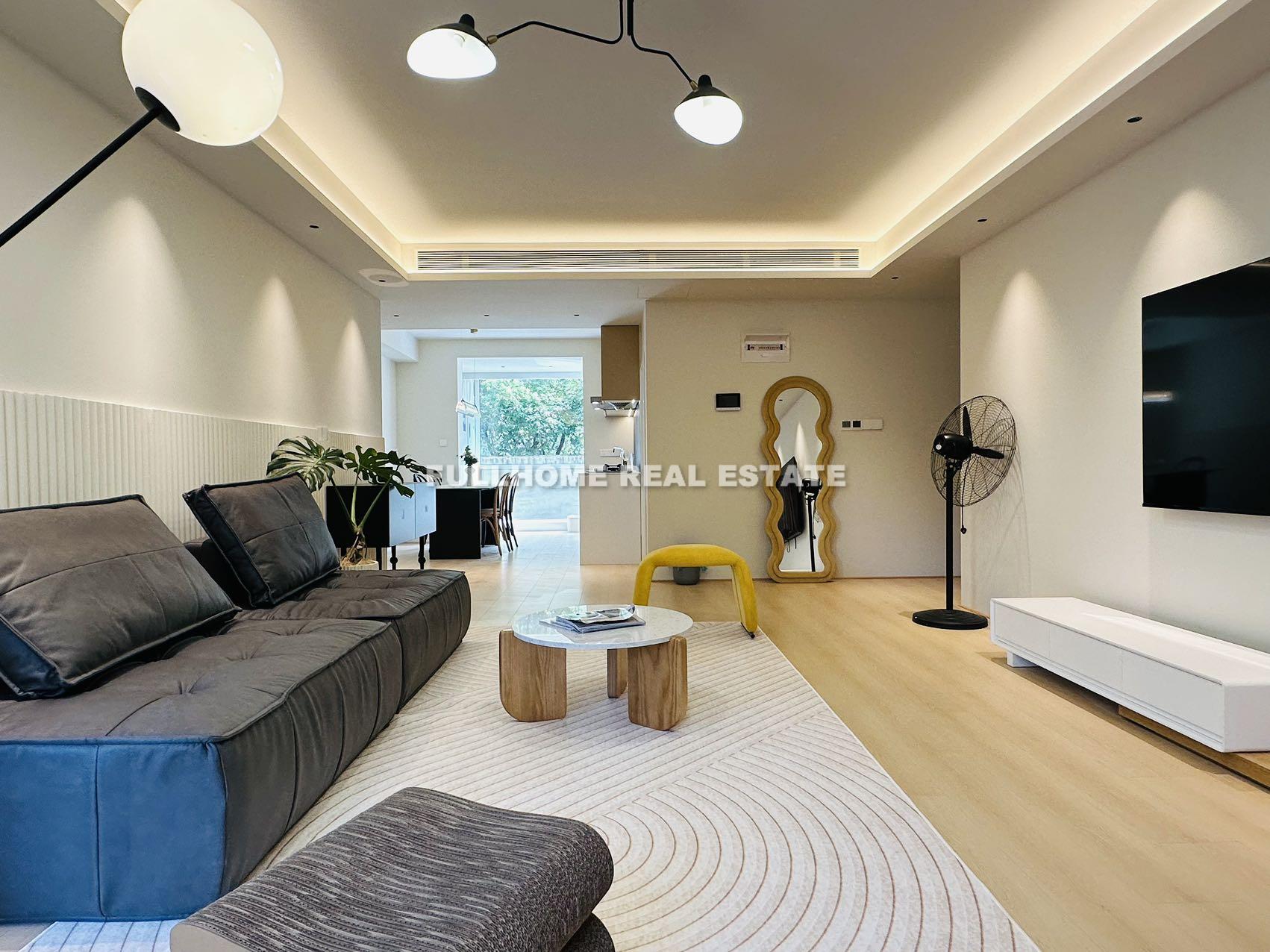 Same compound: East Rhine Garden, 3 bedrooms in Shanghai