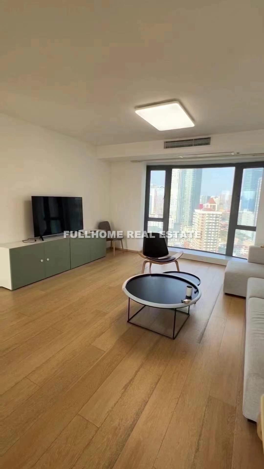 Same compound: The Summit, 3 bedrooms in Shanghai