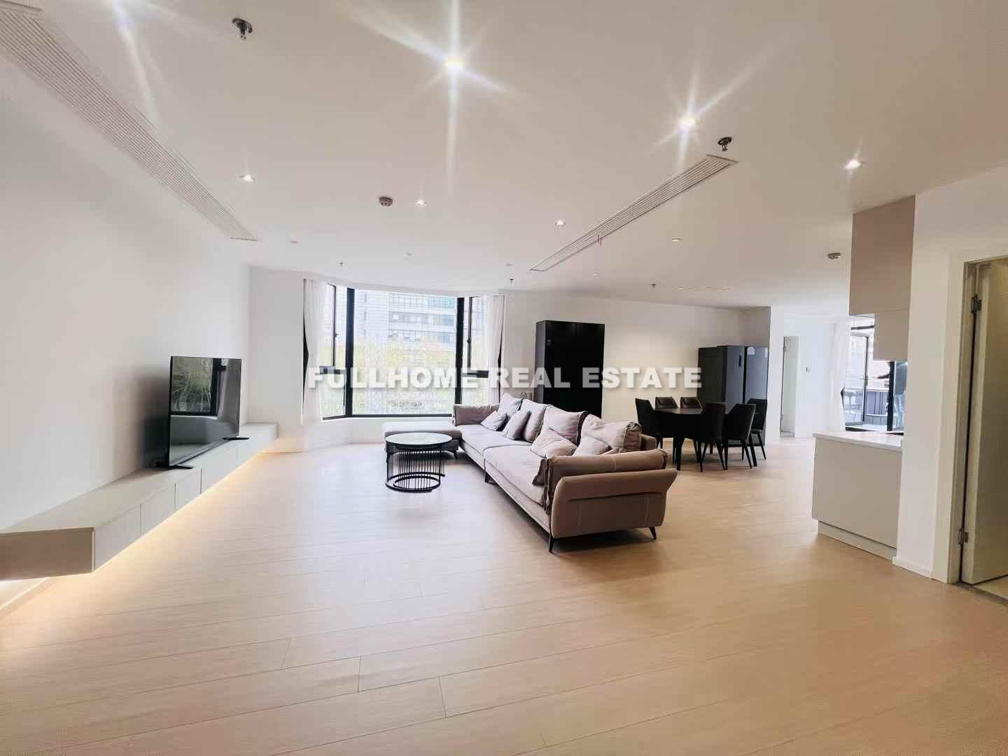 Similar property: Yuhua Apartment, 3 bedrooms, 170 sqm in Shanghai