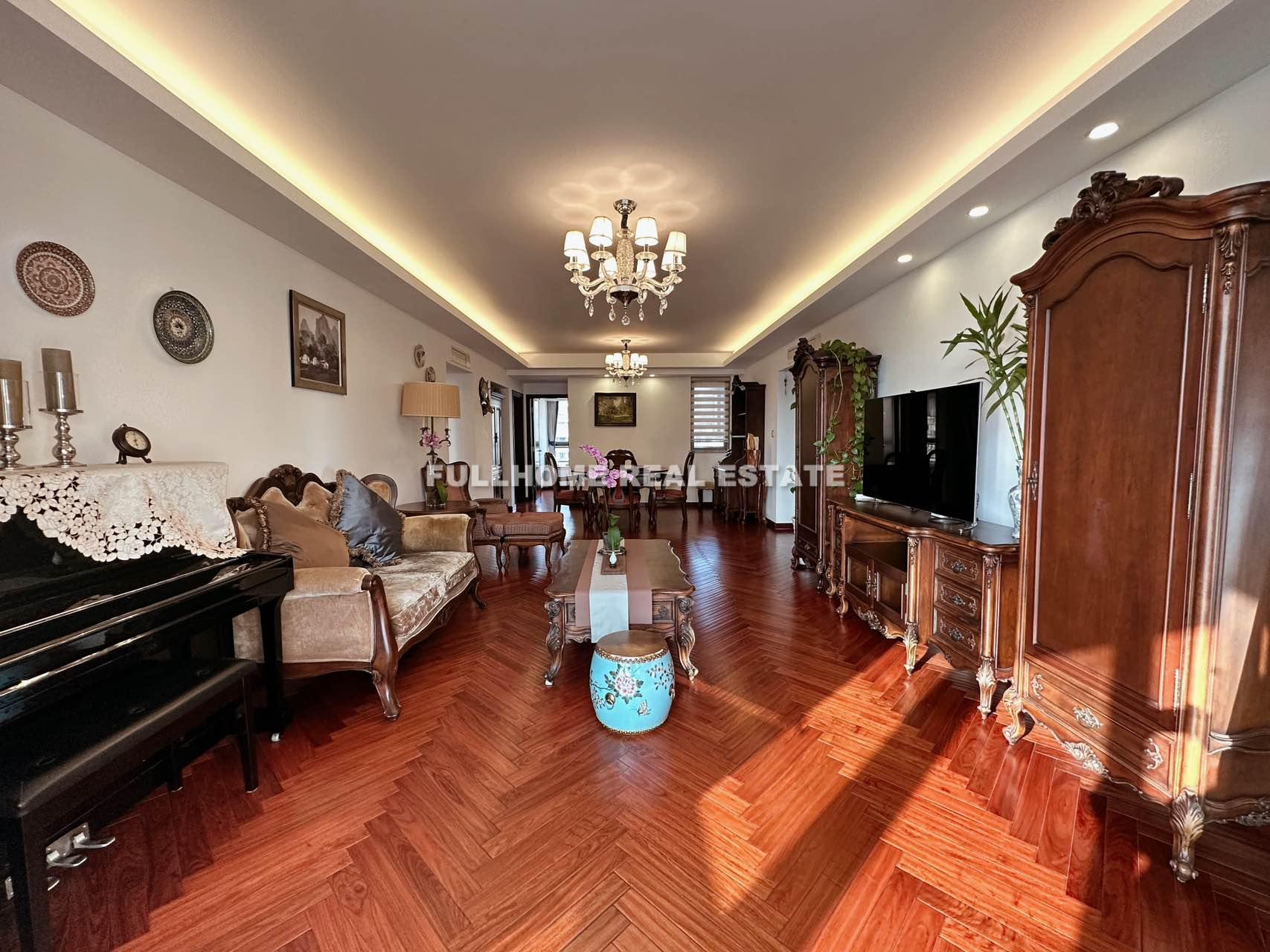 Maison Des Artistes - 3 bedroom apartment in Shanghai, Gubei, Hongqiao
