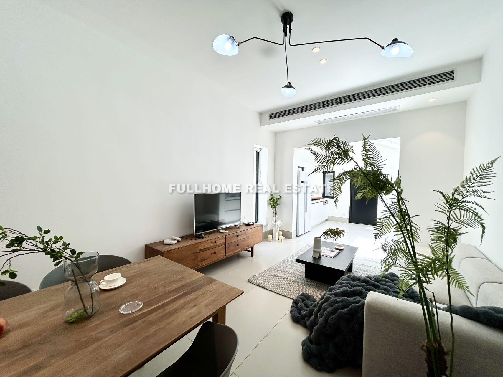 Same compound: Lane 201-400 West Jianguo Road Old House , 3 bedrooms in Shanghai