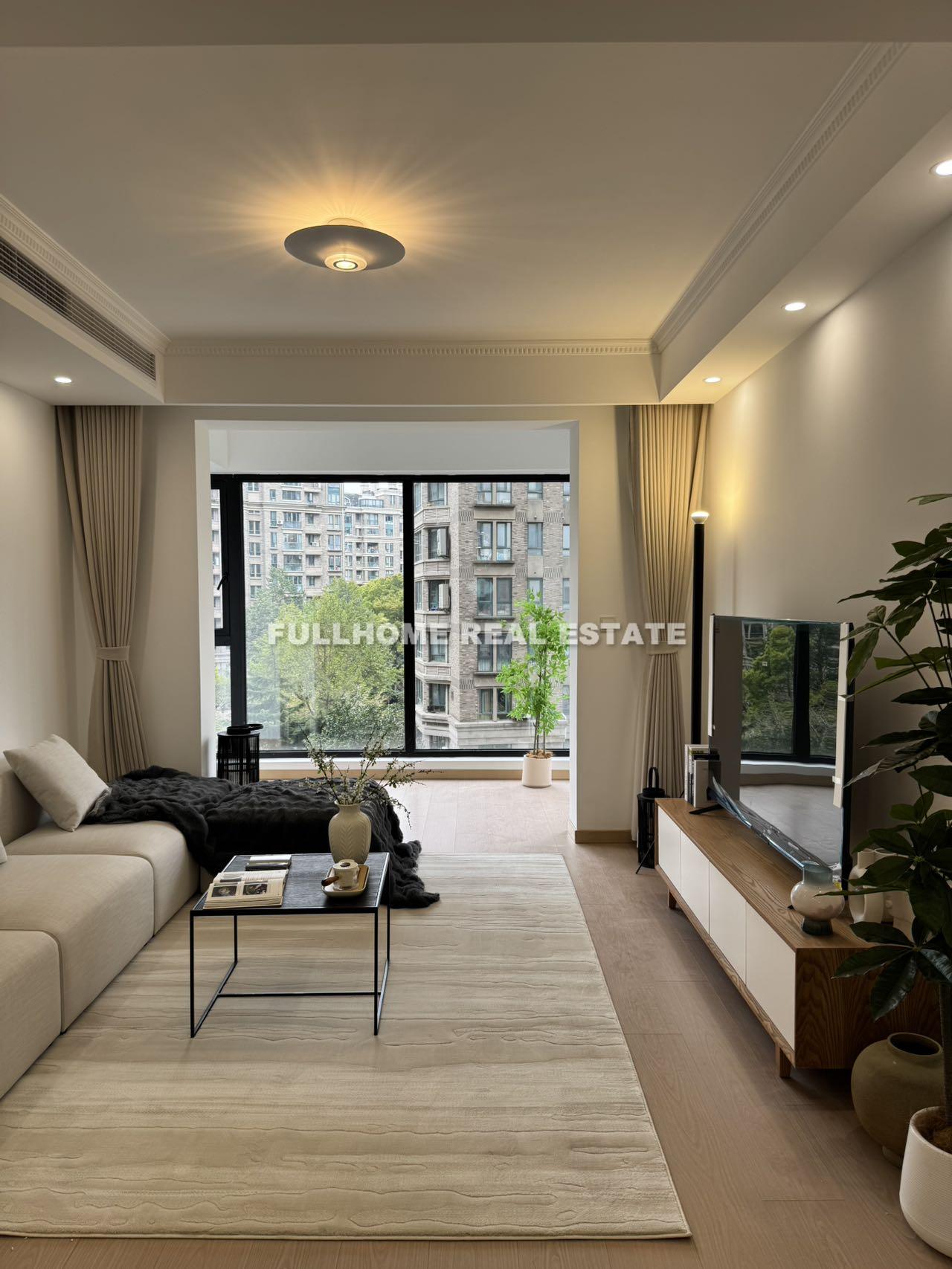 Similar property: Contemporary Aqua Garden, 2 bedrooms, 100 sqm in Shanghai
