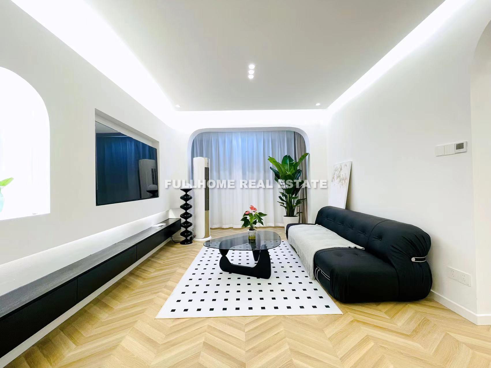 Similar property: Bi Yun Apartment, 2 bedrooms, 123 sqm in Shanghai