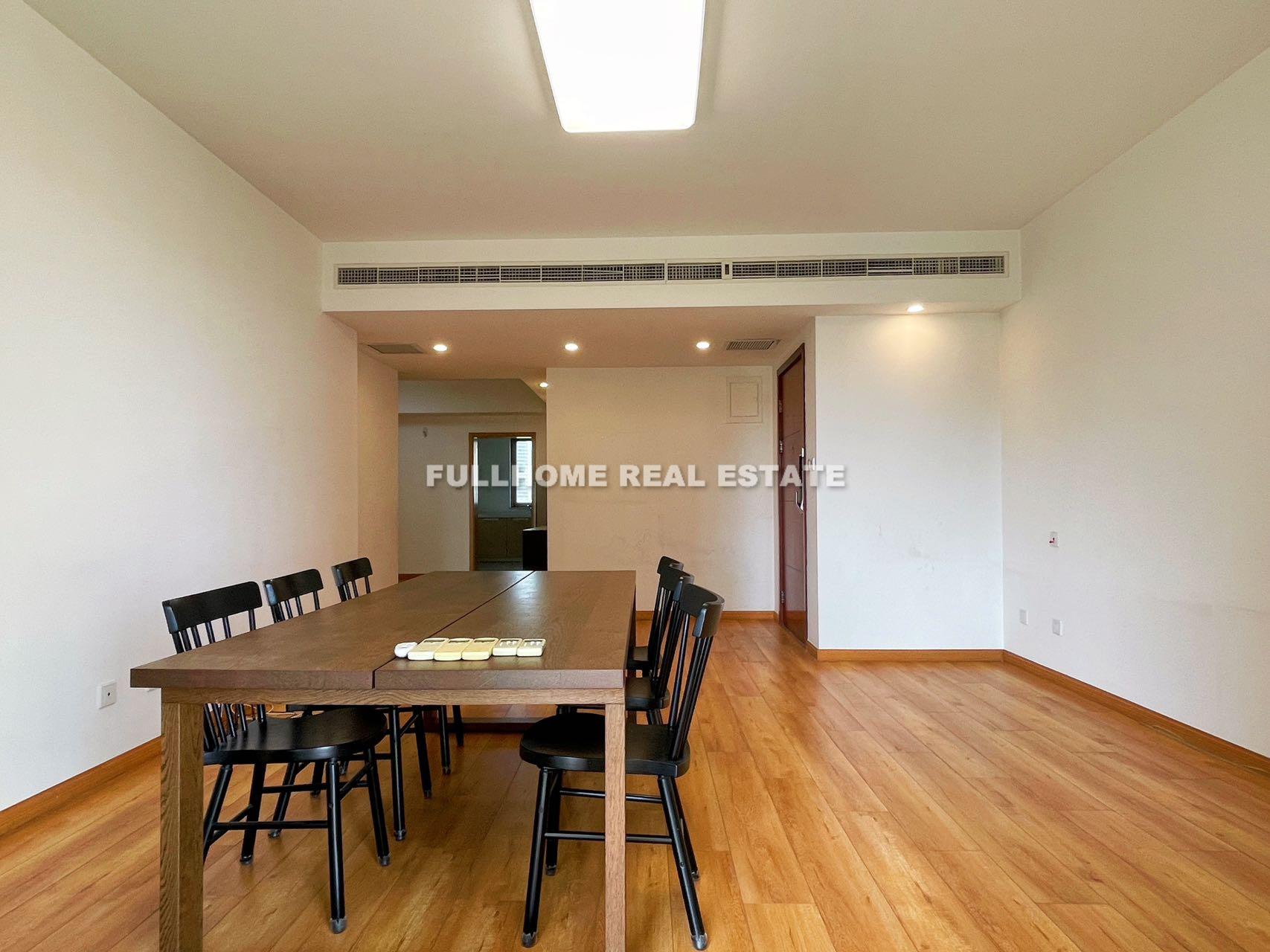 Similar property: Yanlord Town, 3 bedrooms, 208 sqm in Shanghai