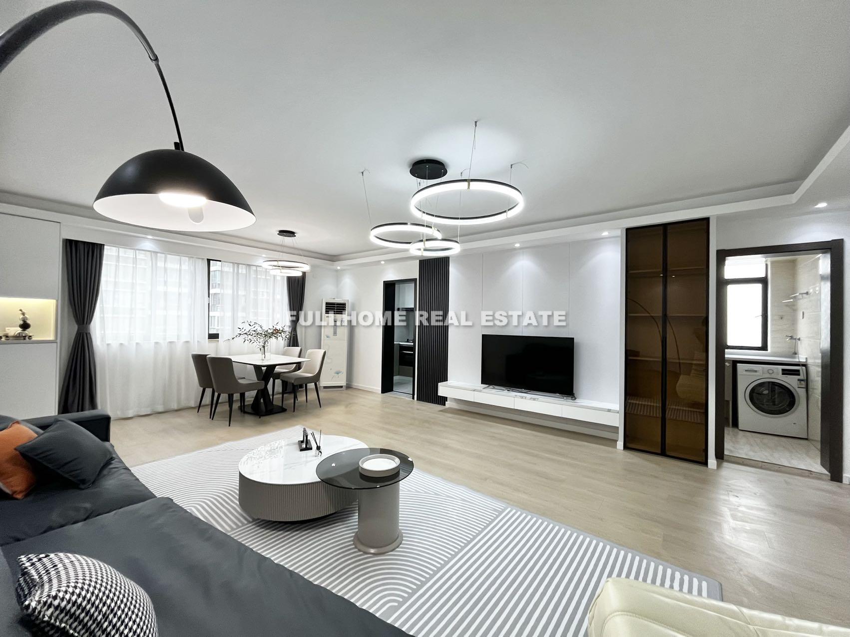 Same compound: Xin Du Cheng Apartment, 2 bedrooms in Shanghai