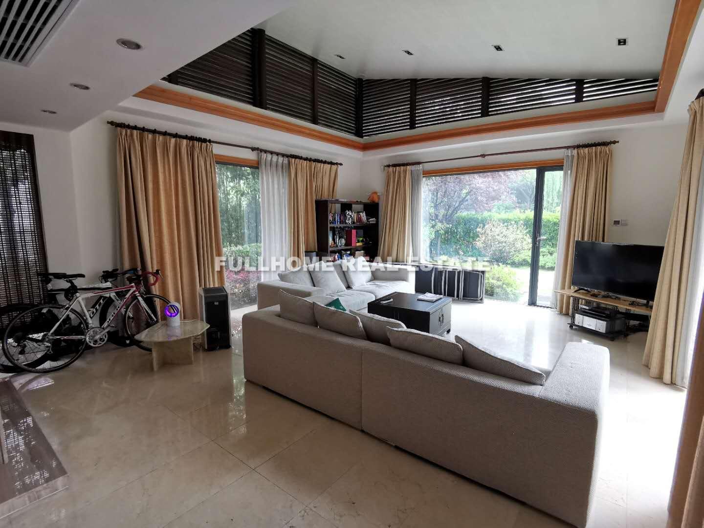 Lakeside Ville - 5 bedroom apartment in Shanghai, Qingpu, Suburb