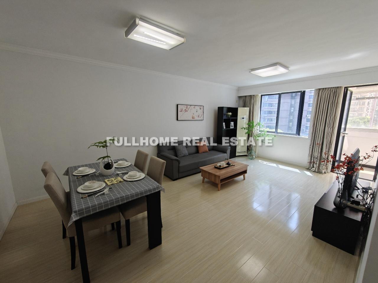 Same compound: Lyon Garden, 2 bedrooms in Shanghai