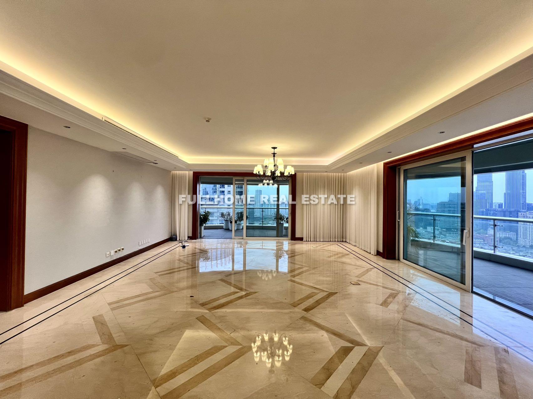 Same compound: Fortune Residence, 3 bedrooms in Shanghai