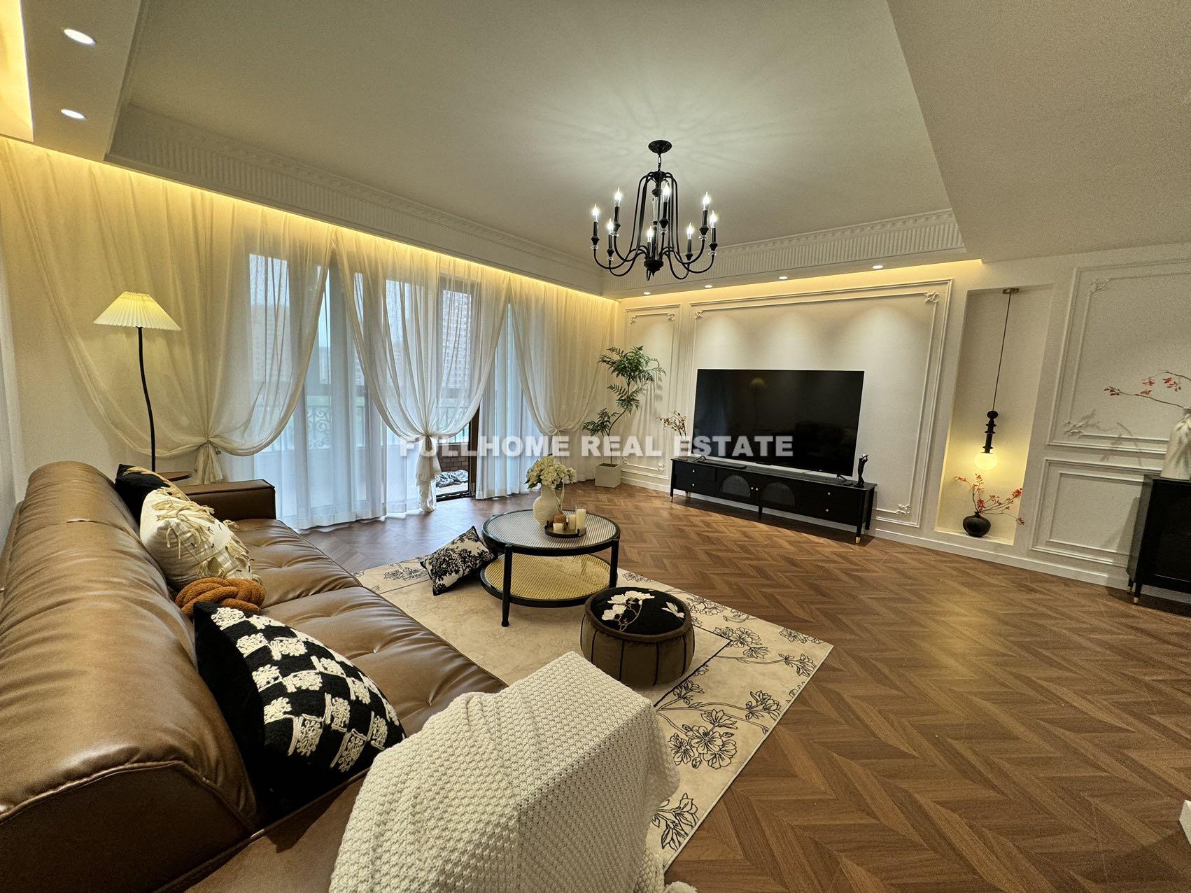 Similar property: Gubei International Plaza, 3 bedrooms, 168 sqm in Shanghai