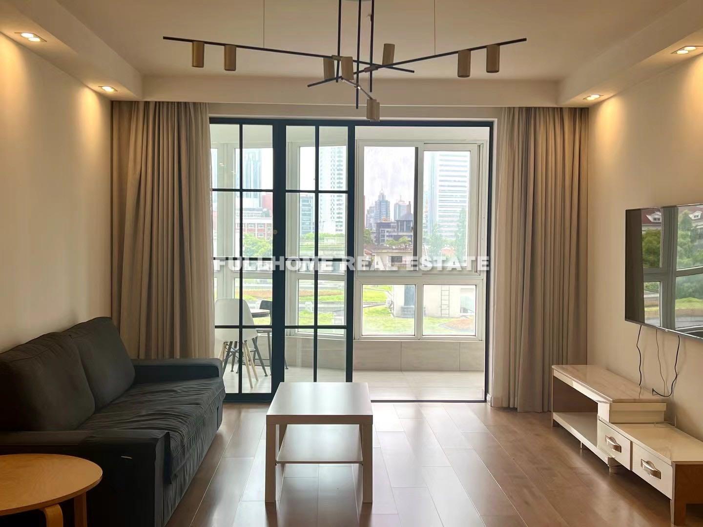 Same compound: Silver Garden, 2 bedrooms in Shanghai