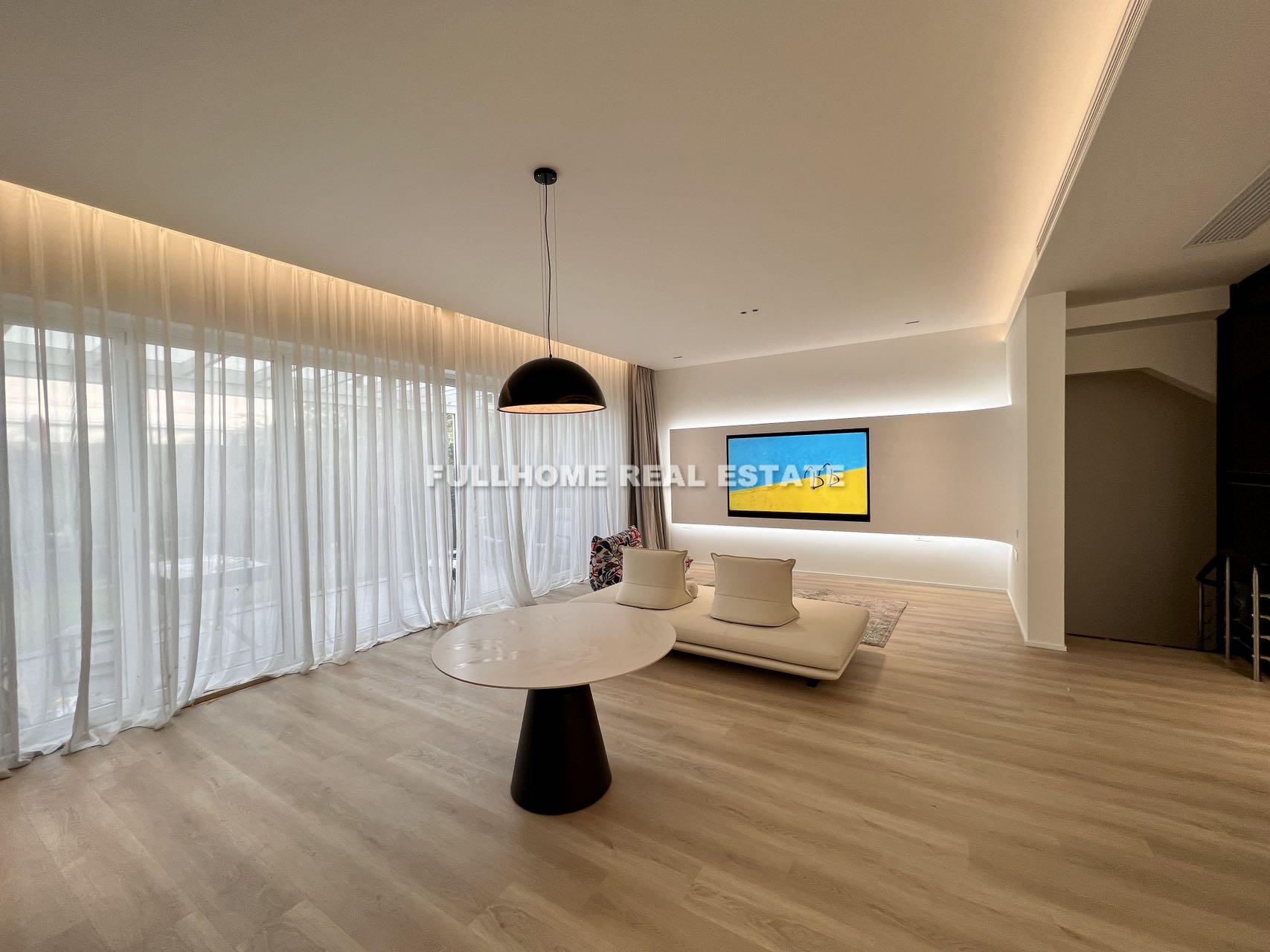 Similar property: Queens Gate, 4 bedrooms, 335 sqm in Shanghai