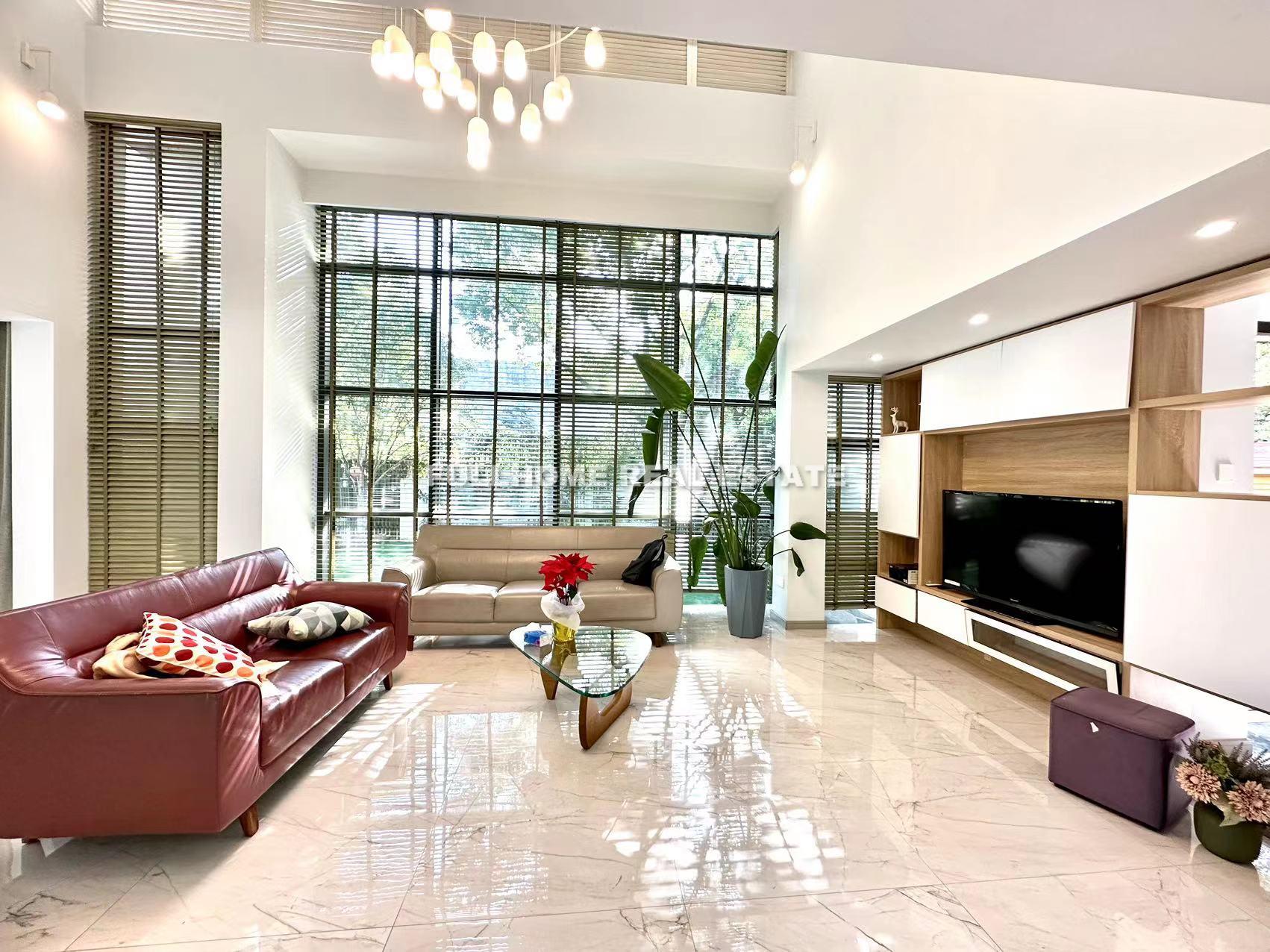 Same compound: Modern Villa, 4 bedrooms in Shanghai