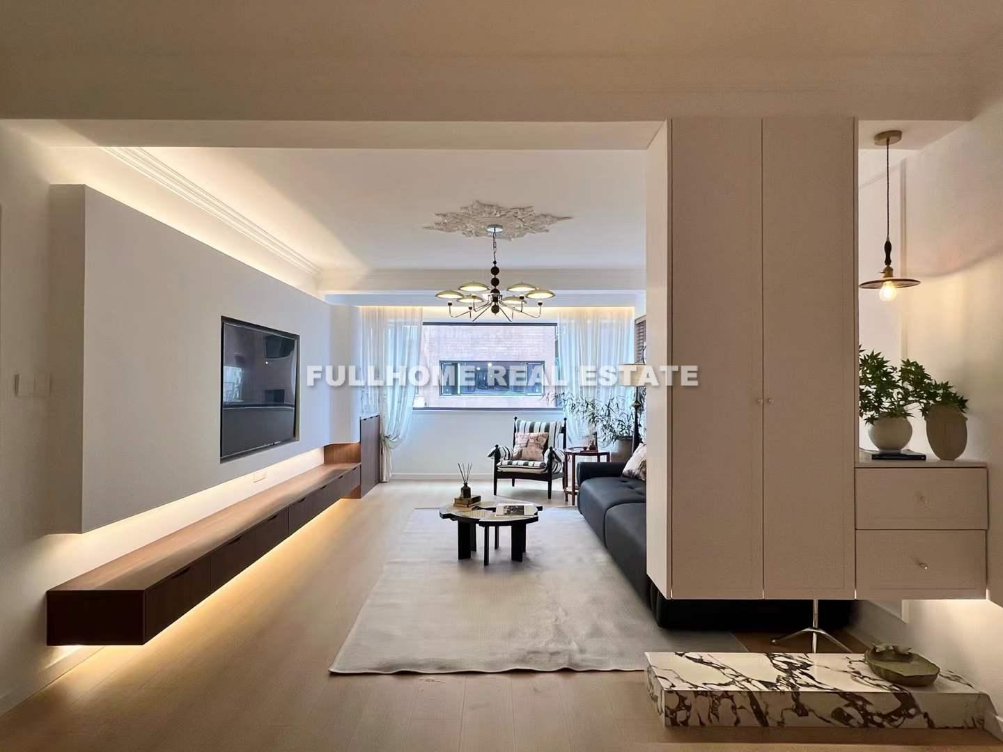Same compound: Tianshan Mansion, 3 bedrooms in Shanghai