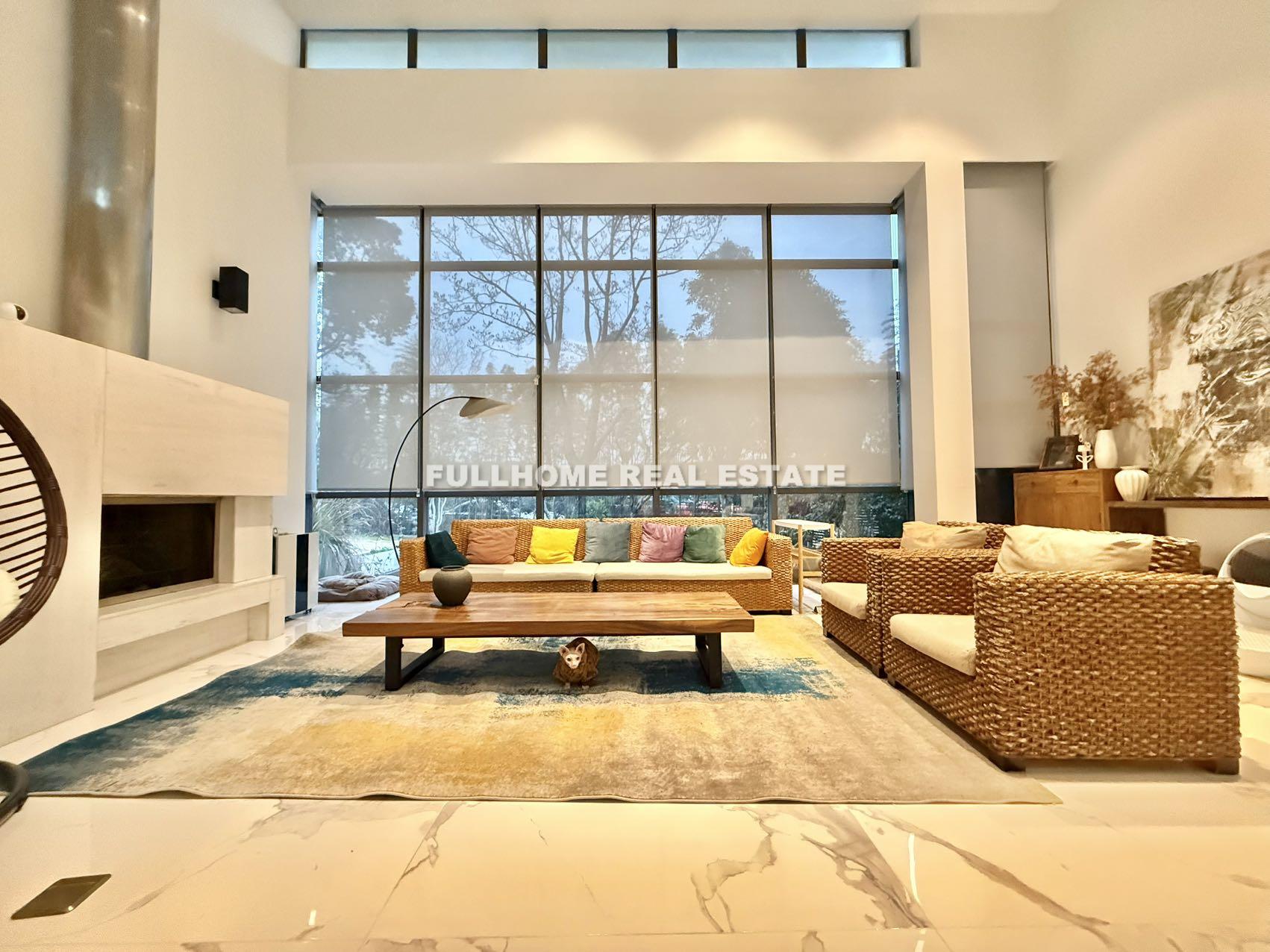 Same compound: Modern Villa, 5 bedrooms in Shanghai