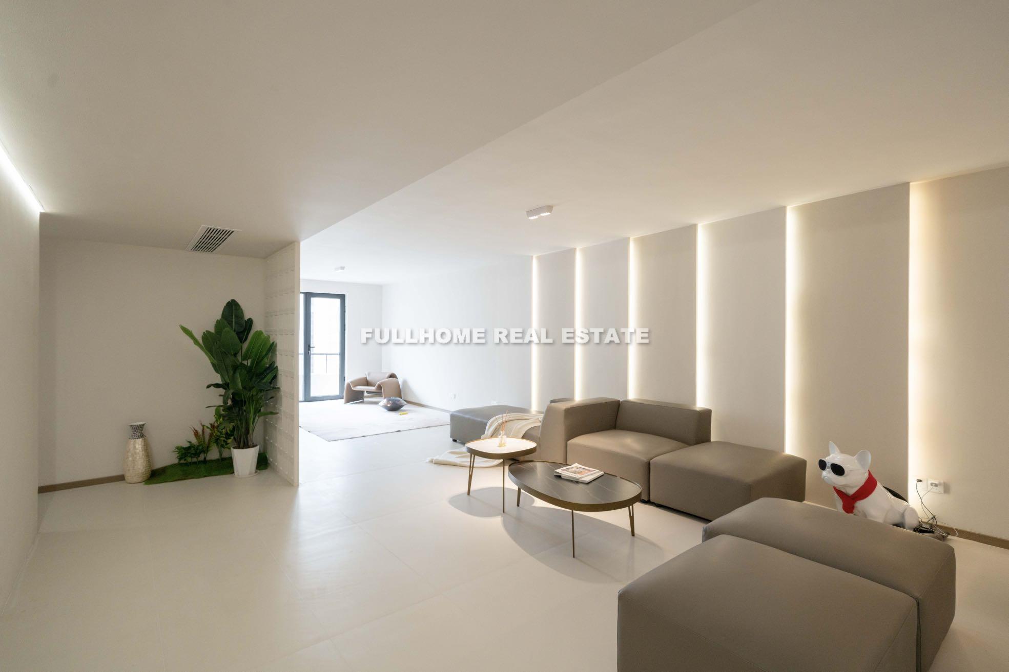 Similar property: Ruijin New Garden, 4 bedrooms, 230 sqm in Shanghai