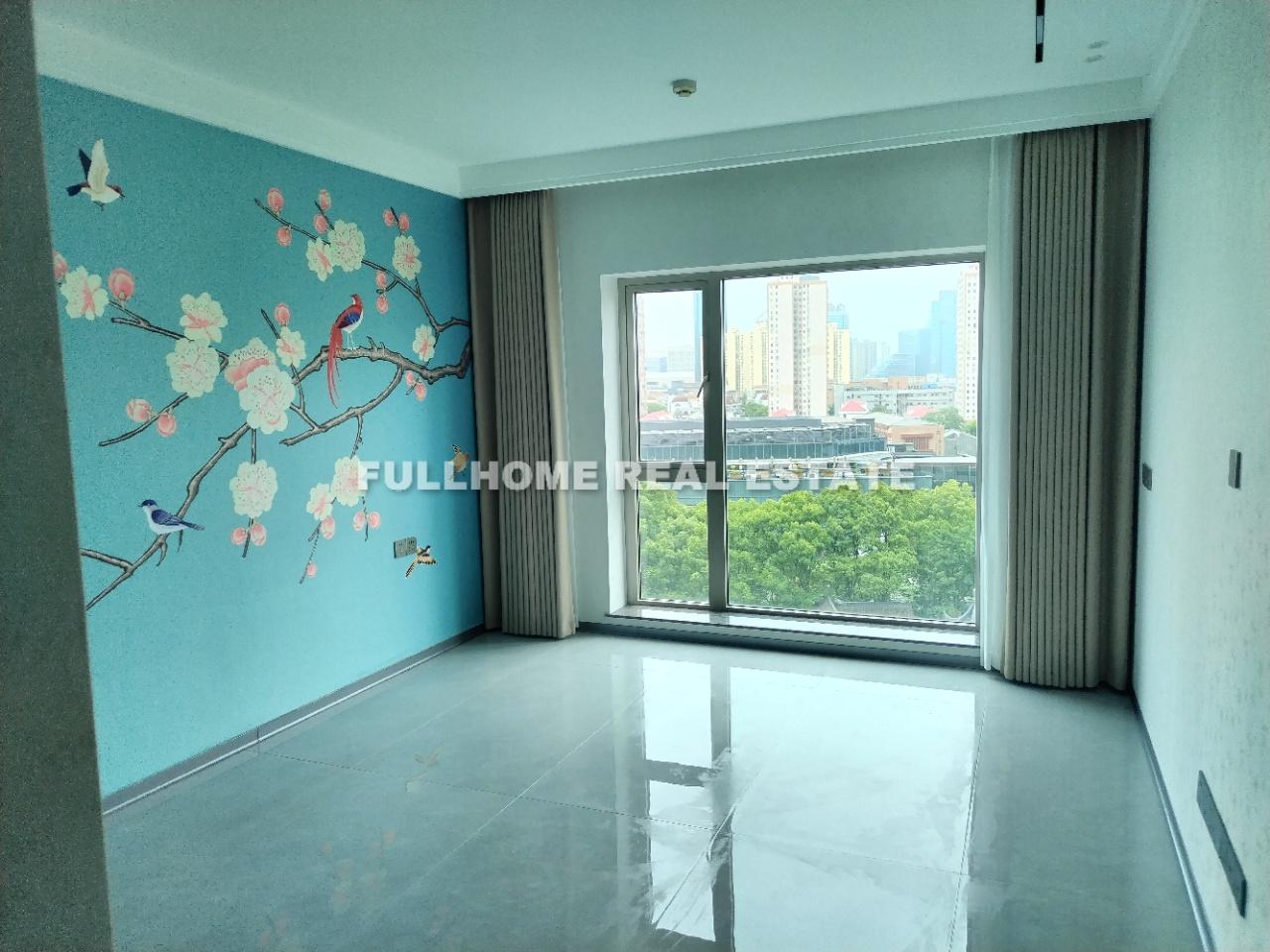 Similar property: Shimao Riviera Garden, 4 bedrooms, 329 sqm in Shanghai