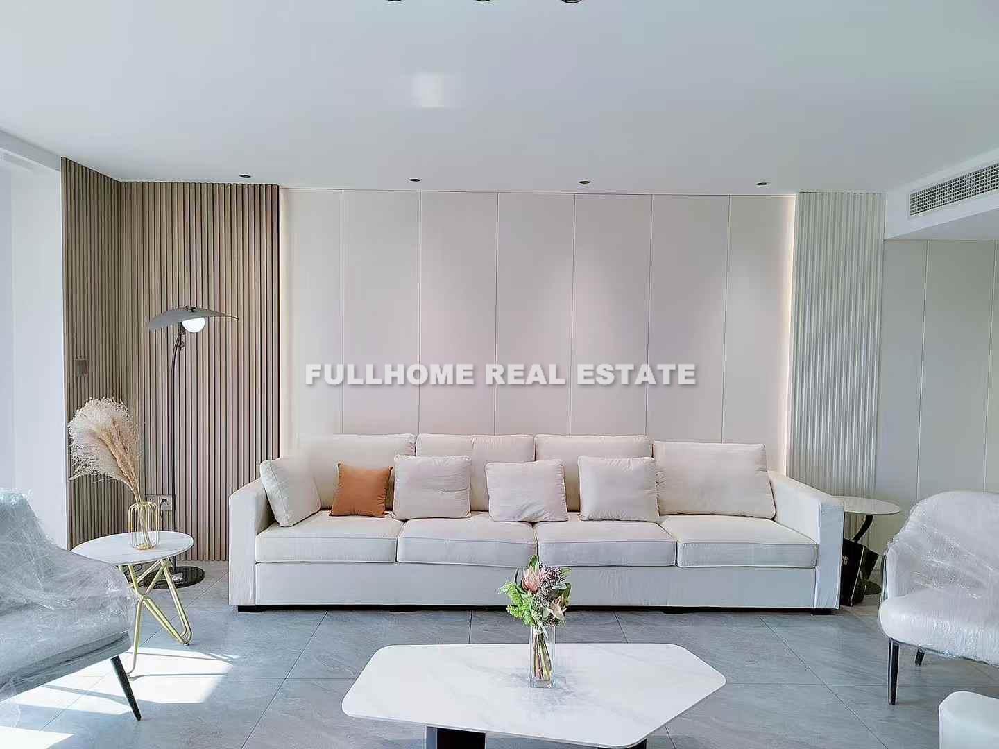 Similar property: Shimao Riviera Garden, 3 bedrooms, 330 sqm in Shanghai