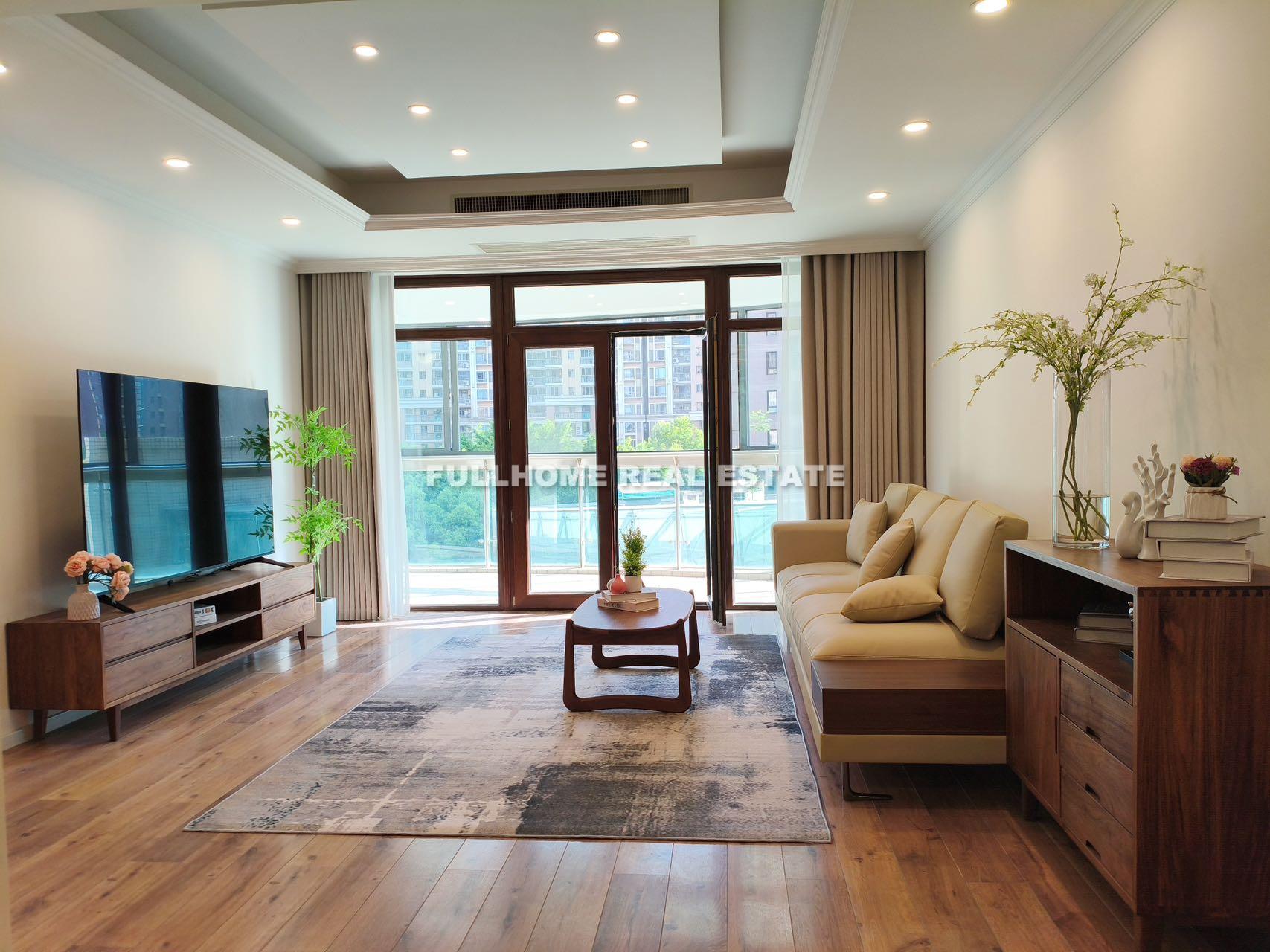 Similar property: Gubei International Garden, 4 bedrooms, 198 sqm in Shanghai