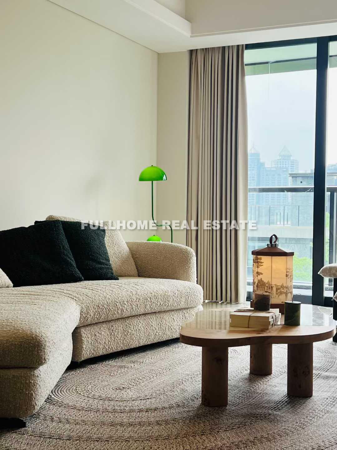 Similar property: Shanghai Arch, 4 bedrooms, 242 sqm in Shanghai