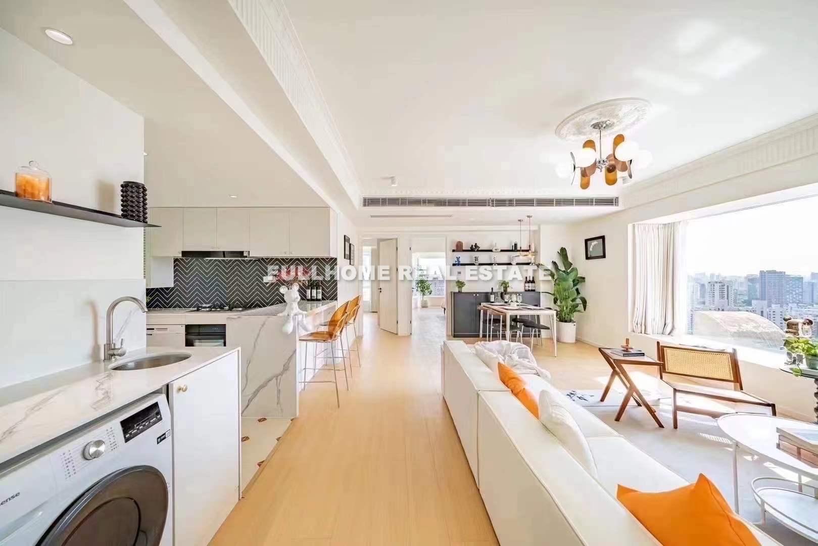 Same compound: Yuan Fu Apartment, 3 bedrooms in Shanghai