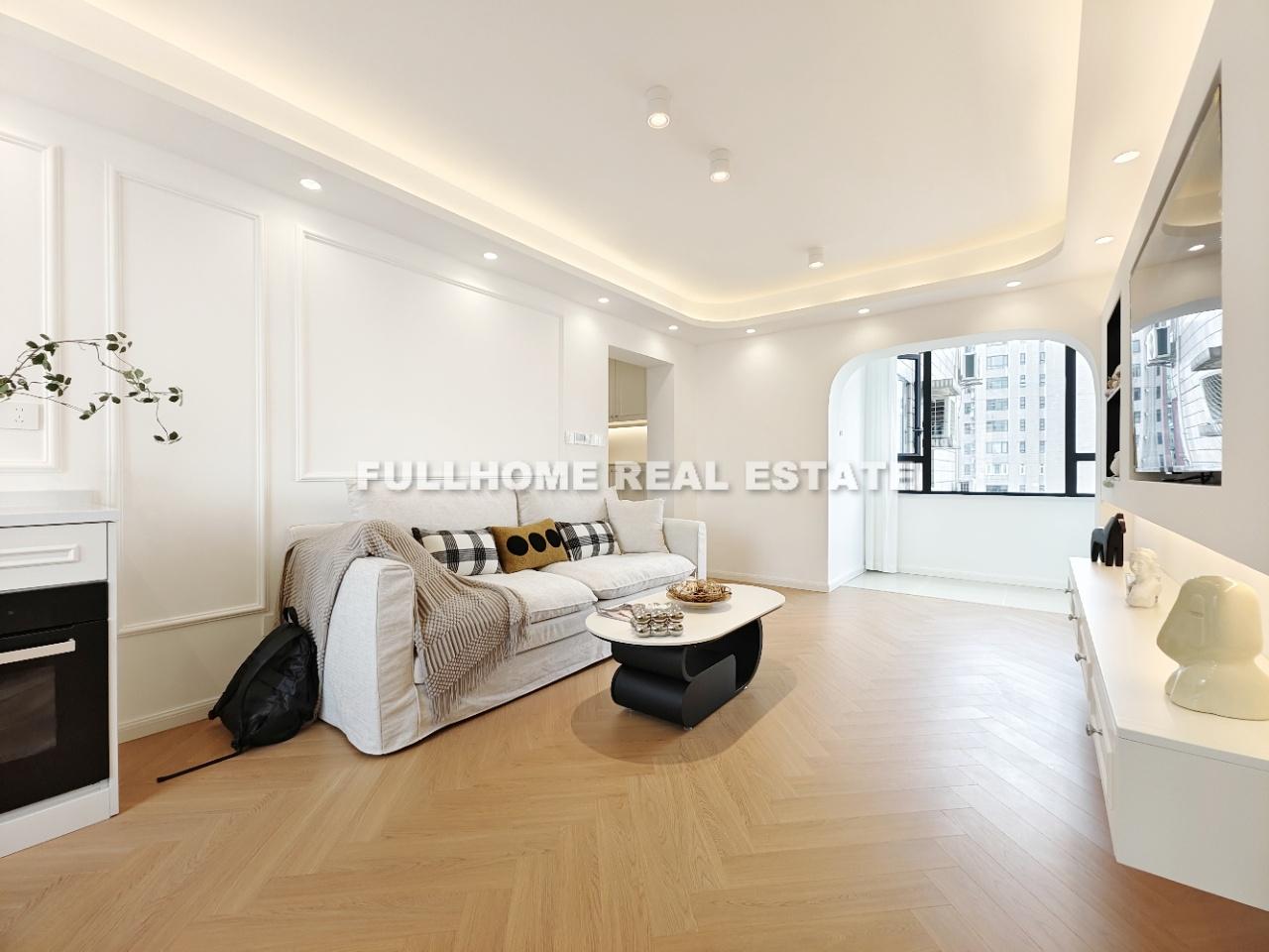Same compound: Haihua Garden, 3 bedrooms in Shanghai