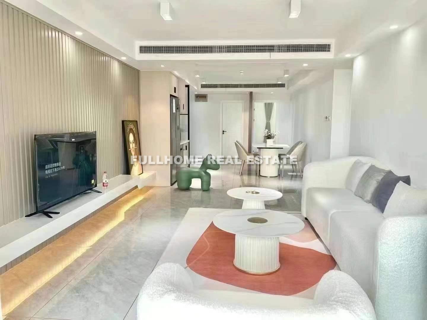 Same compound: Luwan Dushi Garden, 3 bedrooms in Shanghai