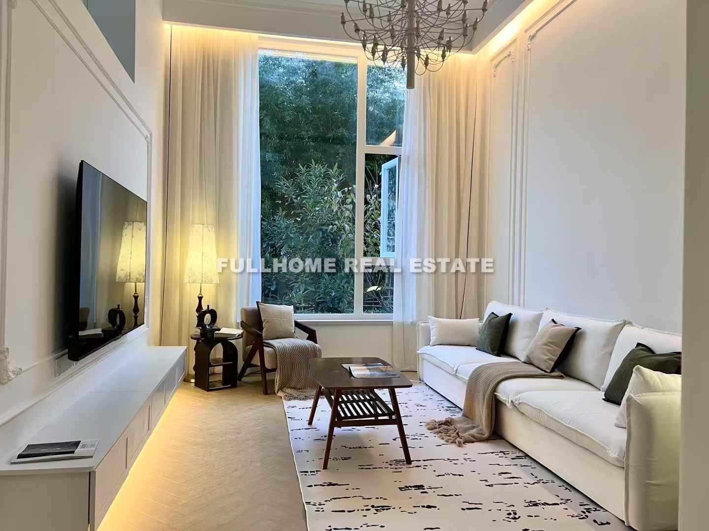 Similar property: Xi Jiao Jing Yuan, 3 bedrooms, 235 sqm in Shanghai