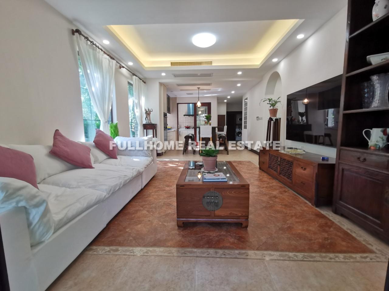 Rancho Santa Fe - 5 bedroom apartment in Shanghai, Minhang, Suburb