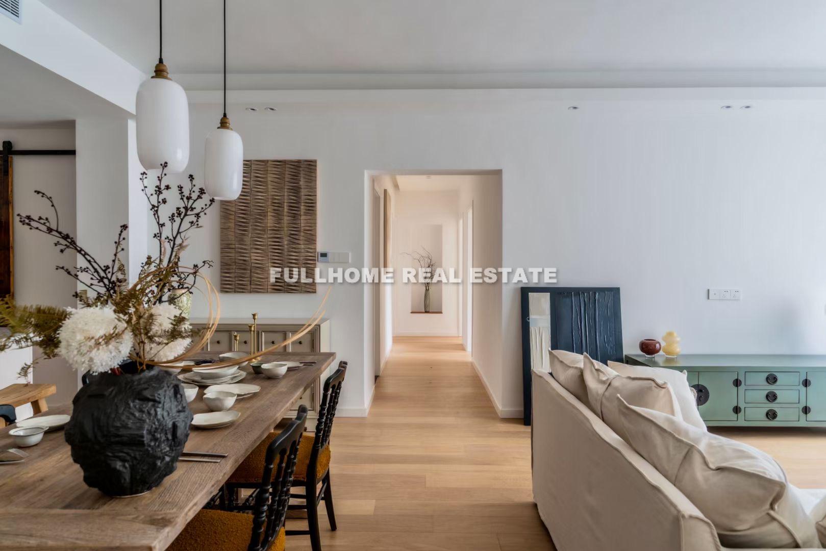 Same compound: Xing Nan Garden, 3 bedrooms in Shanghai