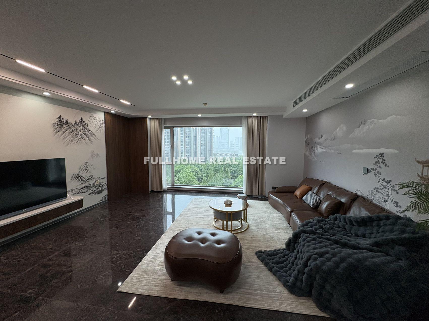 Similar property: Shimao Riviera Garden, 4 bedrooms, 330 sqm in Shanghai