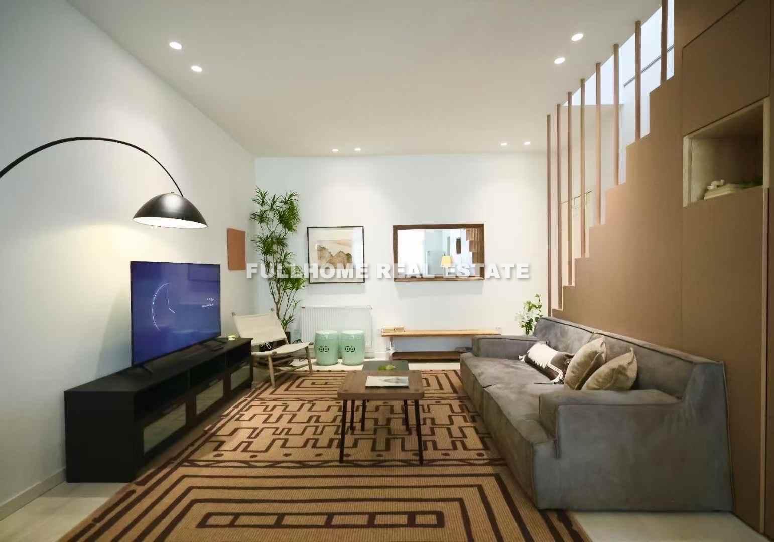 Same compound: Lane 1001-1500 Middle Huaihai Road Old House, 2 bedrooms in Shanghai