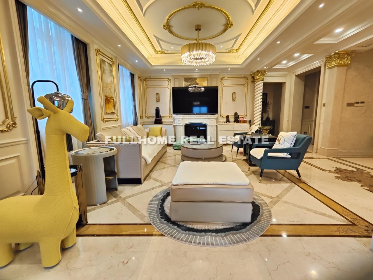 Same compound: Madrid Villa, 4 bedrooms in Shanghai