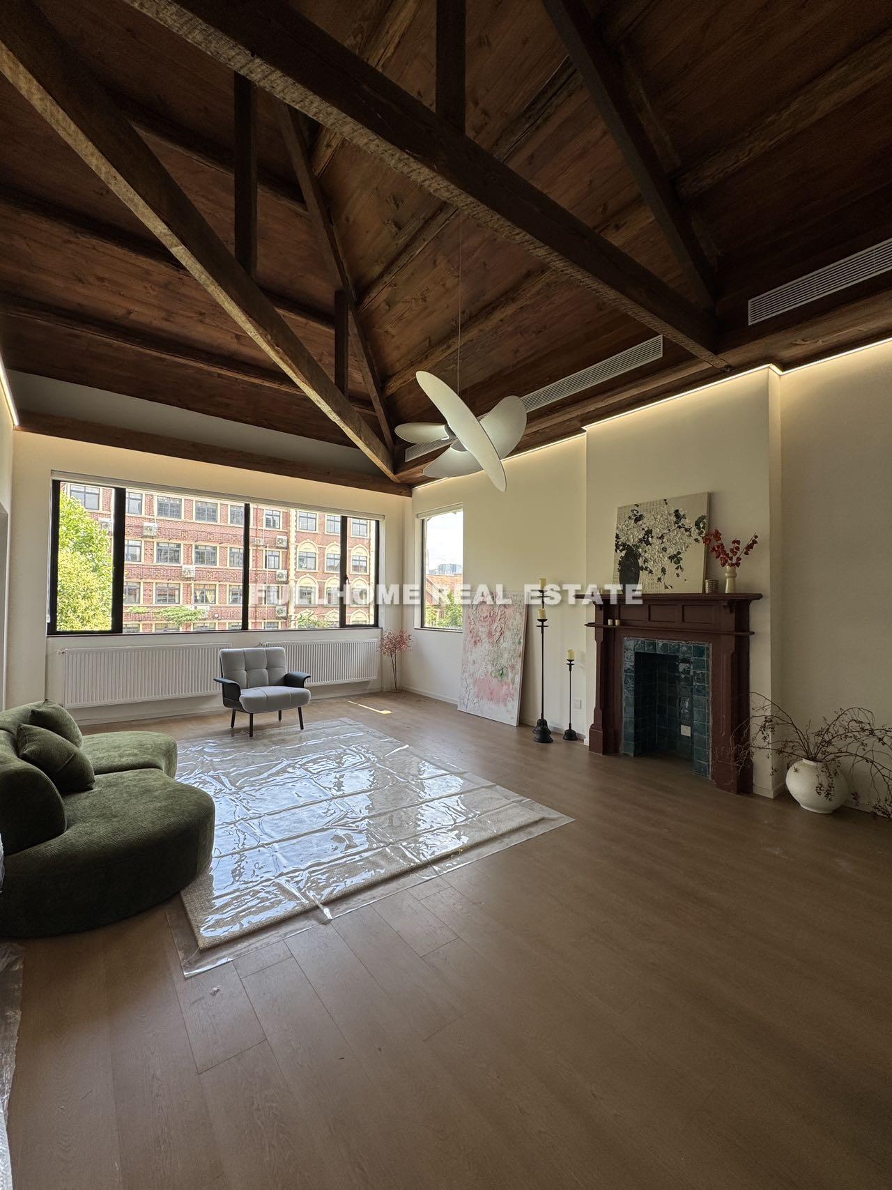 Similar property: No.400-600 Middle Fuxing Road Old House	, 2 bedrooms, 150 sqm in Shanghai