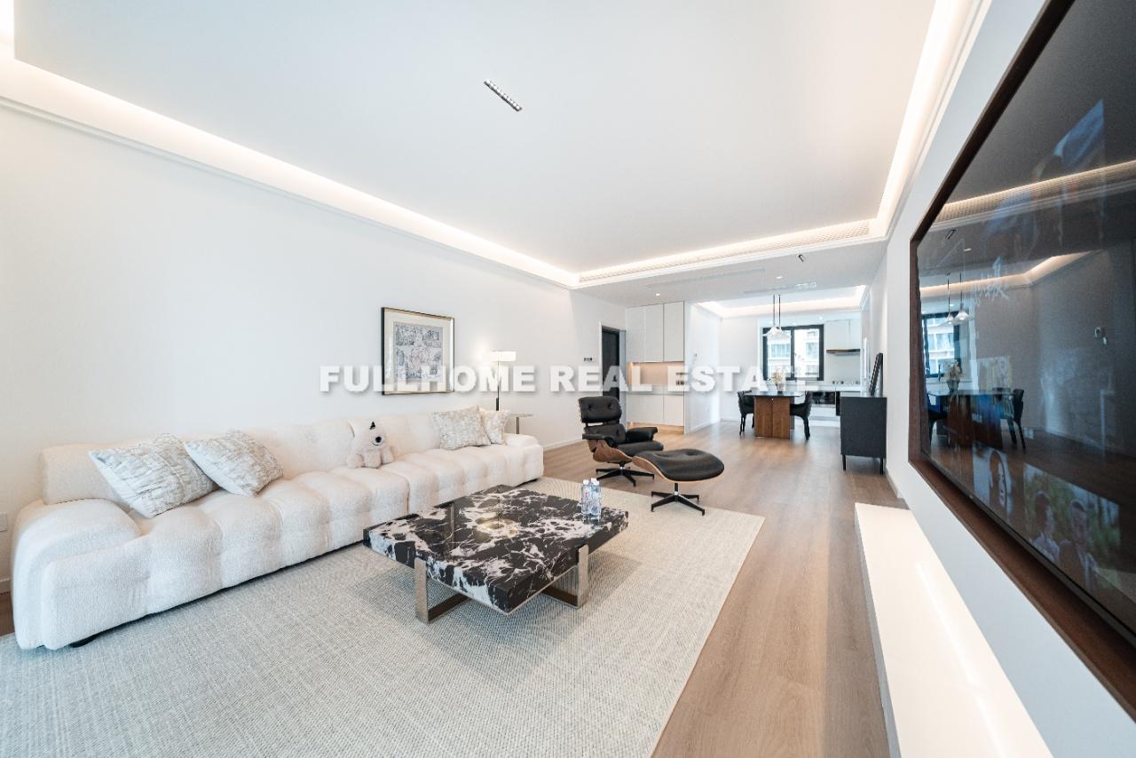 Louis Triumph Palace - 2 bedroom apartment in Shanghai, Zhongshan Park, Downtown