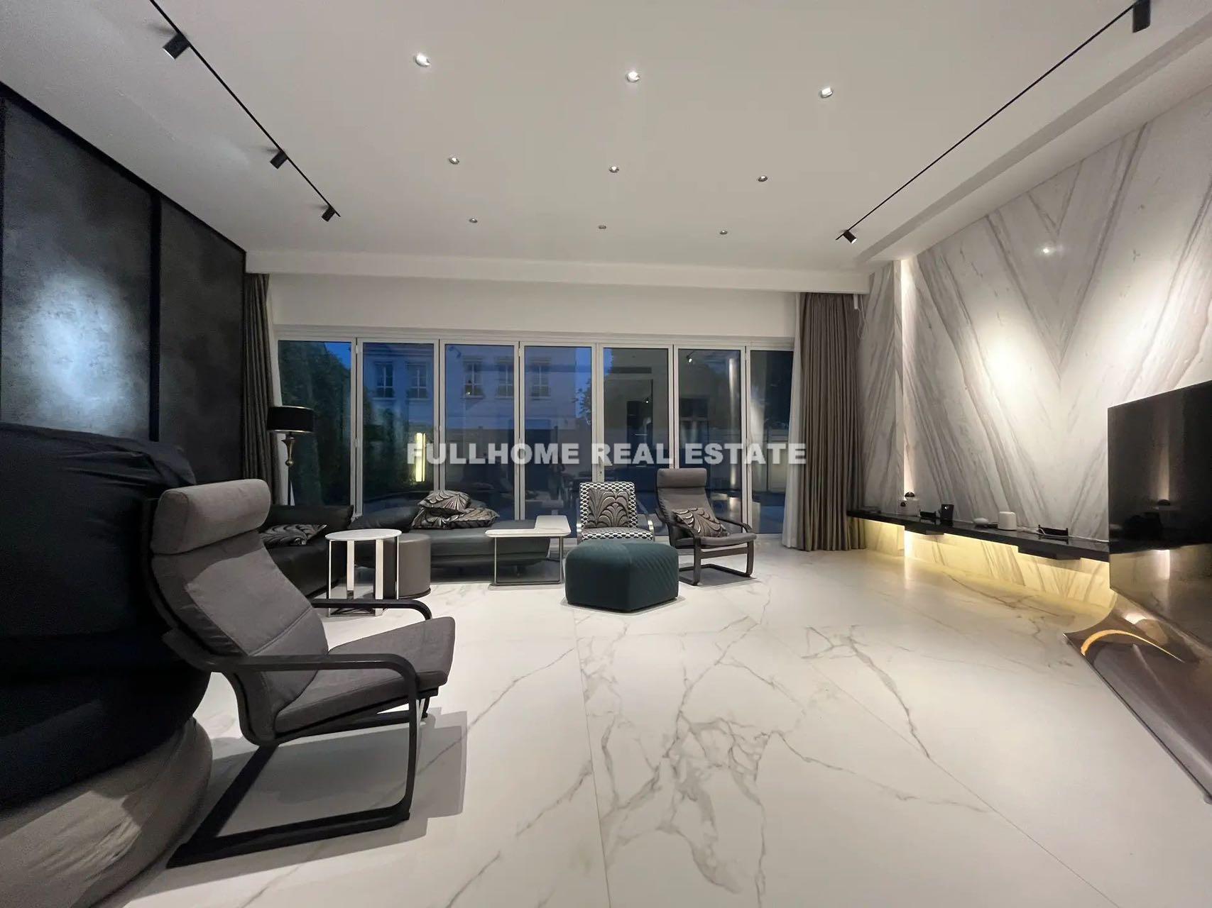 Similar property: Queens Gate, 4 bedrooms, 280 sqm in Shanghai