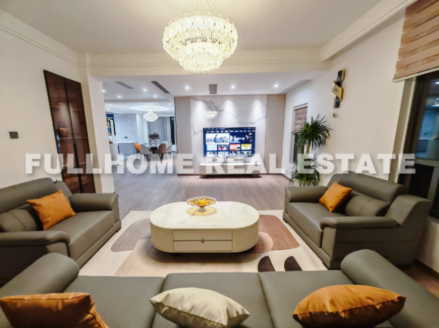 Similar property: YINTAO GOLF VILLA, 6 bedrooms, 410 sqm in Shanghai