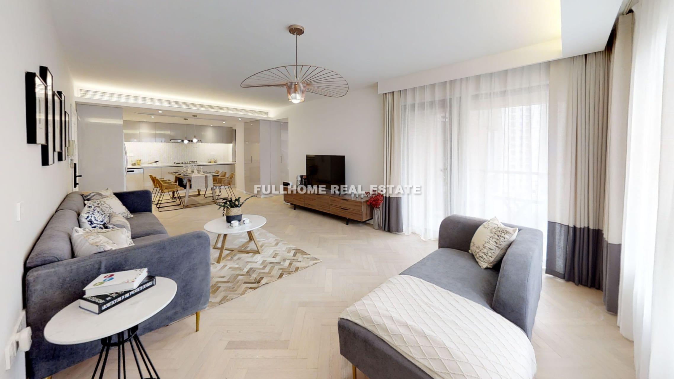 Same compound: The Courtyards, 3 bedrooms in Shanghai