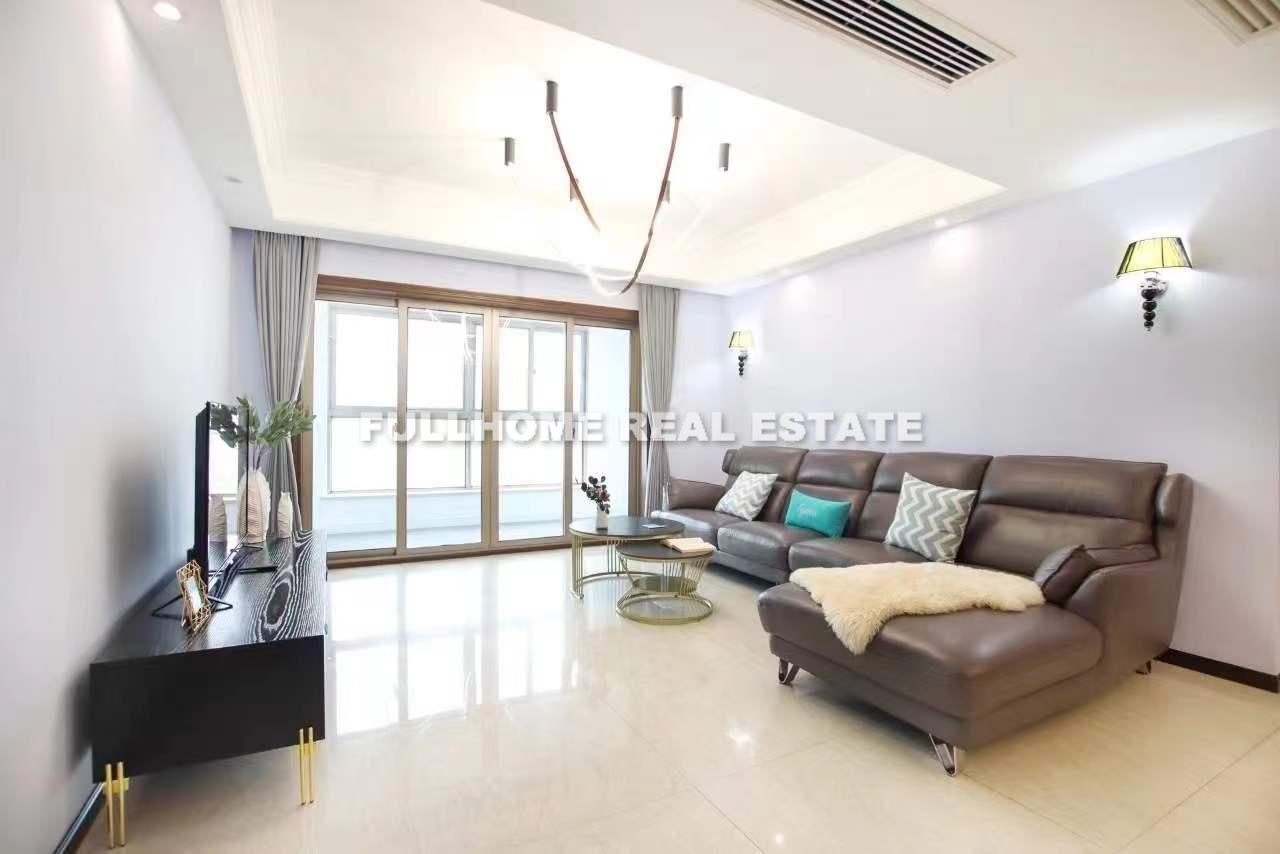 Same compound: Shanghai Bay, 3 bedrooms in Shanghai