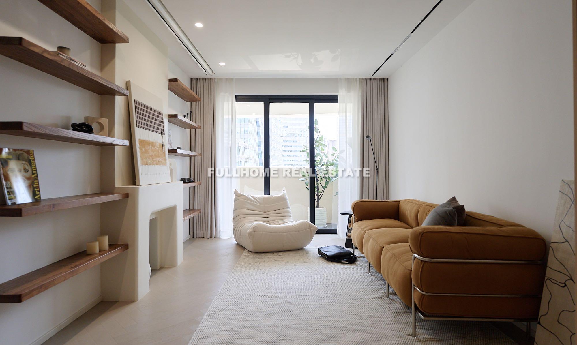 Same compound: Jiafa Apartment, 3 bedrooms in Shanghai