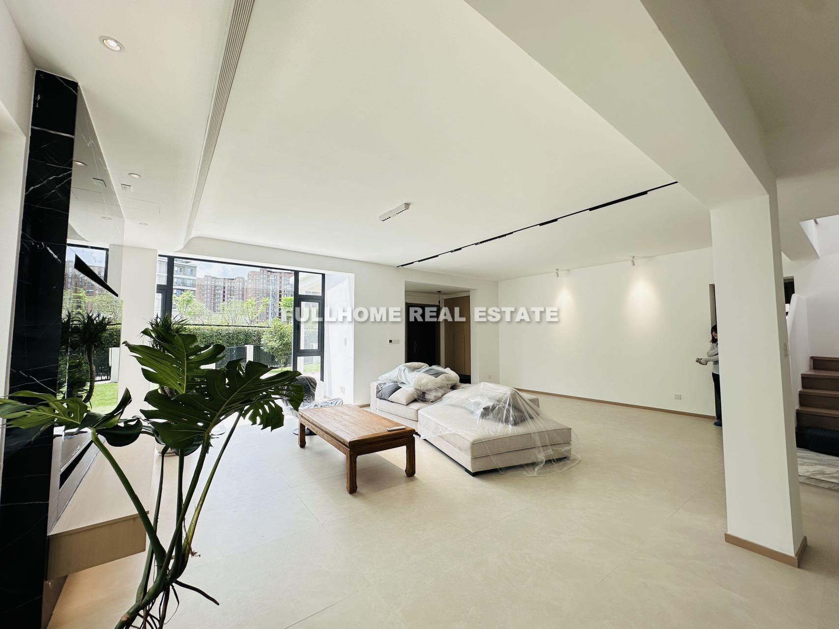 Similar property: Western Suburban Garden, 5 bedrooms, 350 sqm in Shanghai