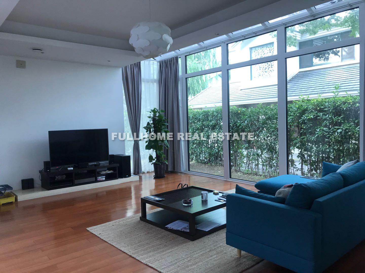 Same compound: Garden Inside Garden, 4 bedrooms in Shanghai