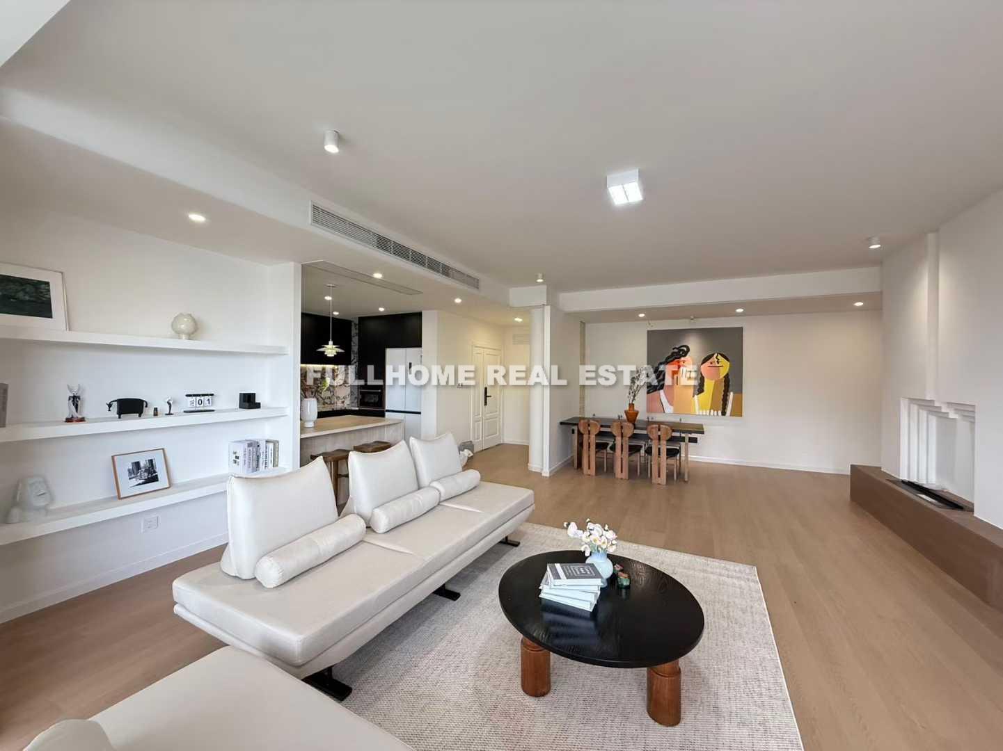Same compound: Jiahua Riverside Garden, 3 bedrooms in Shanghai