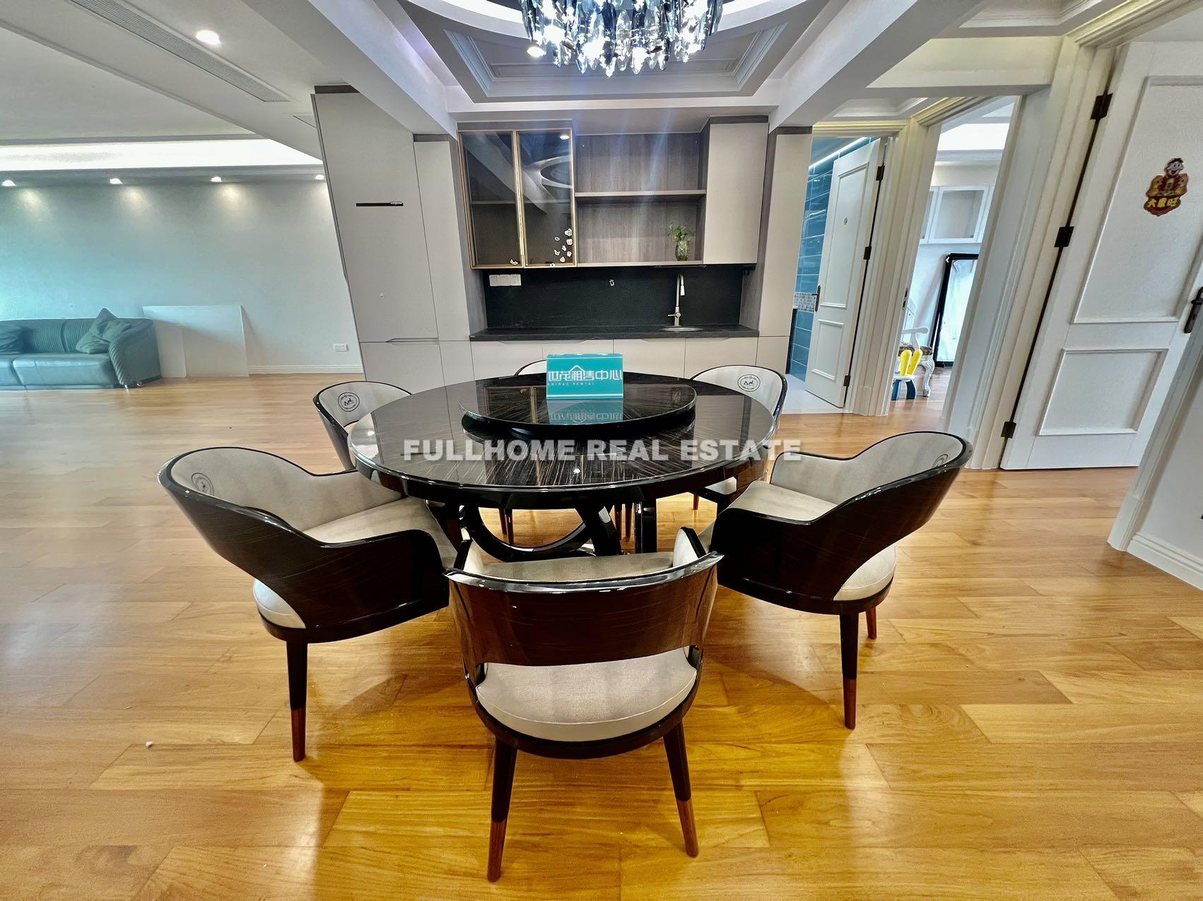 Shimao Riviera Garden - 3 bedroom apartment in Shanghai, Lujiazui, Pudong