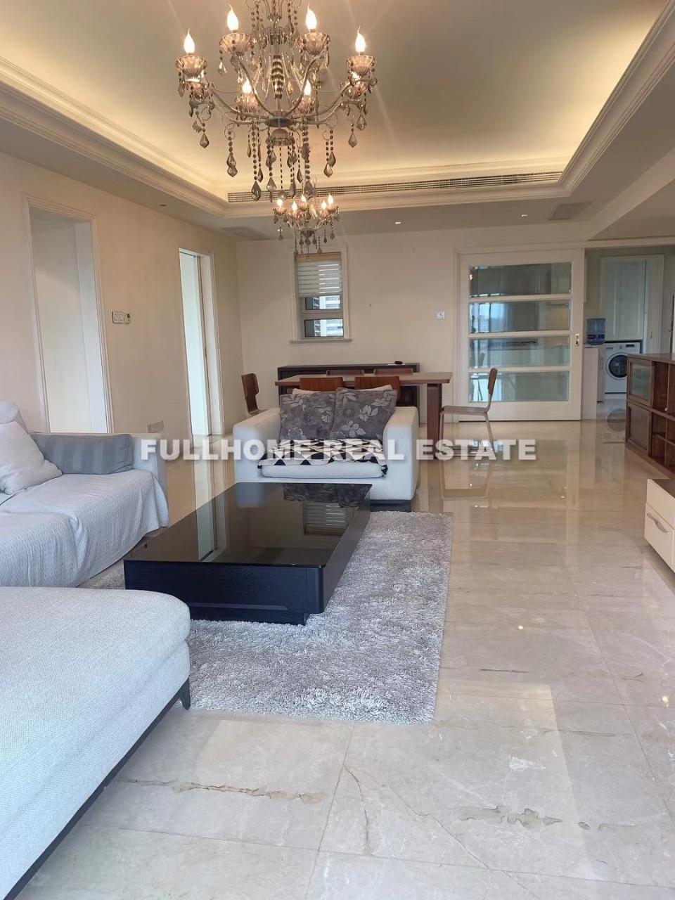 City Apartment - 4 bedroom apartment in Shanghai, FFC, Downtown