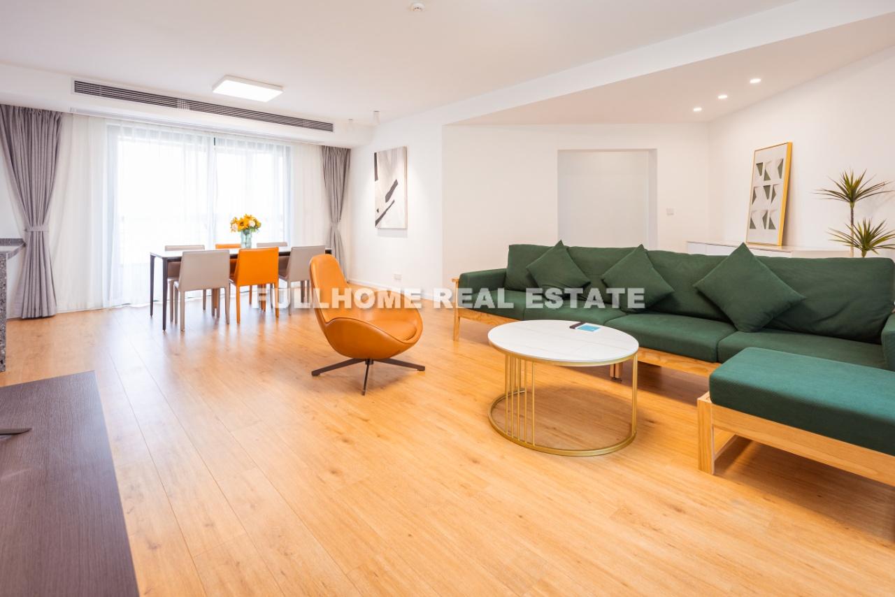 Novel Garden - 4 bedroom apartment in Shanghai, Xujiahui, Downtown
