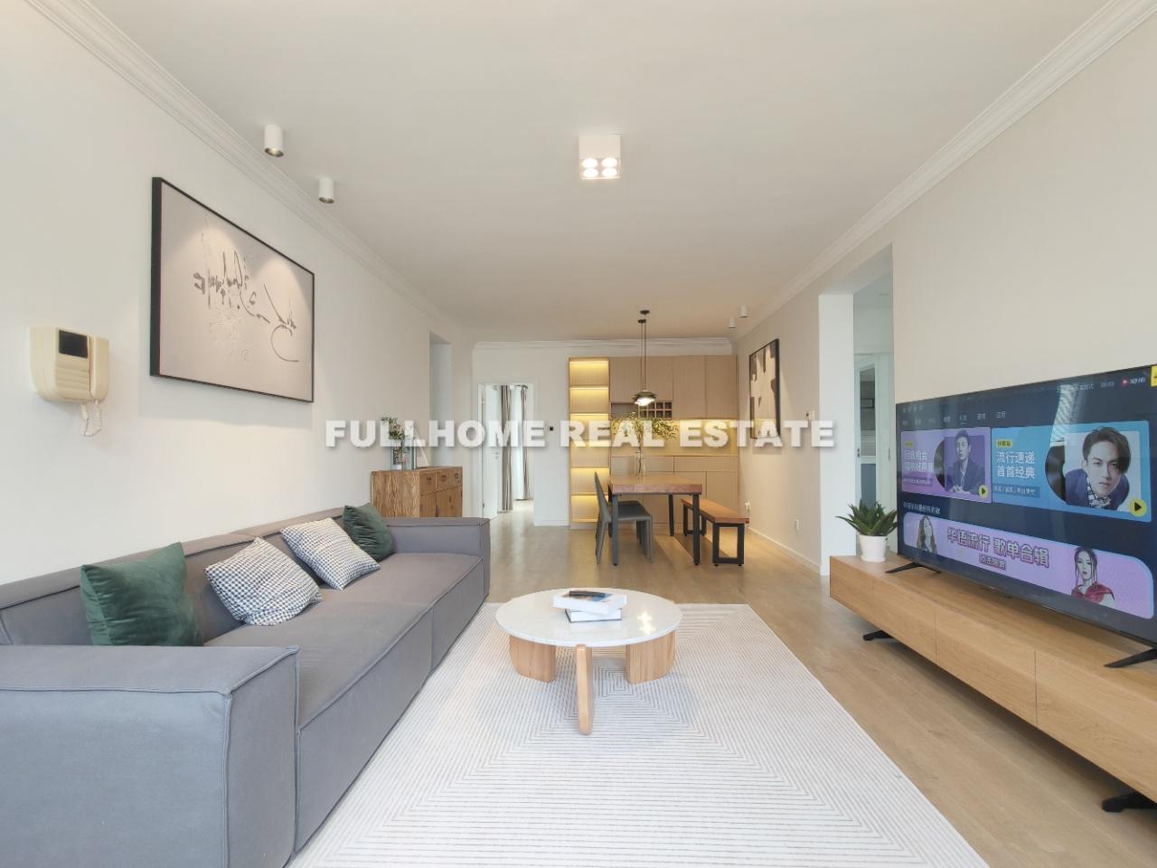 Same compound: Clove Apartment, 4 bedrooms in Shanghai