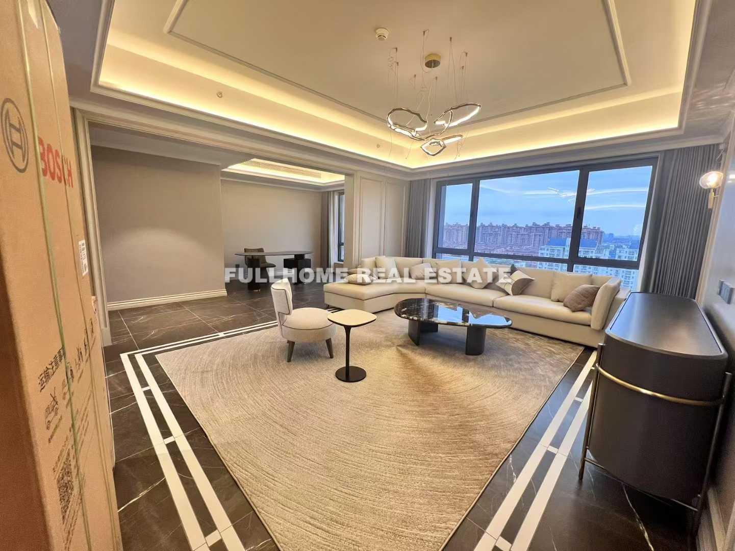 Similar property: Long Hu Jiu Yue, 3 bedrooms, 229 sqm in Shanghai
