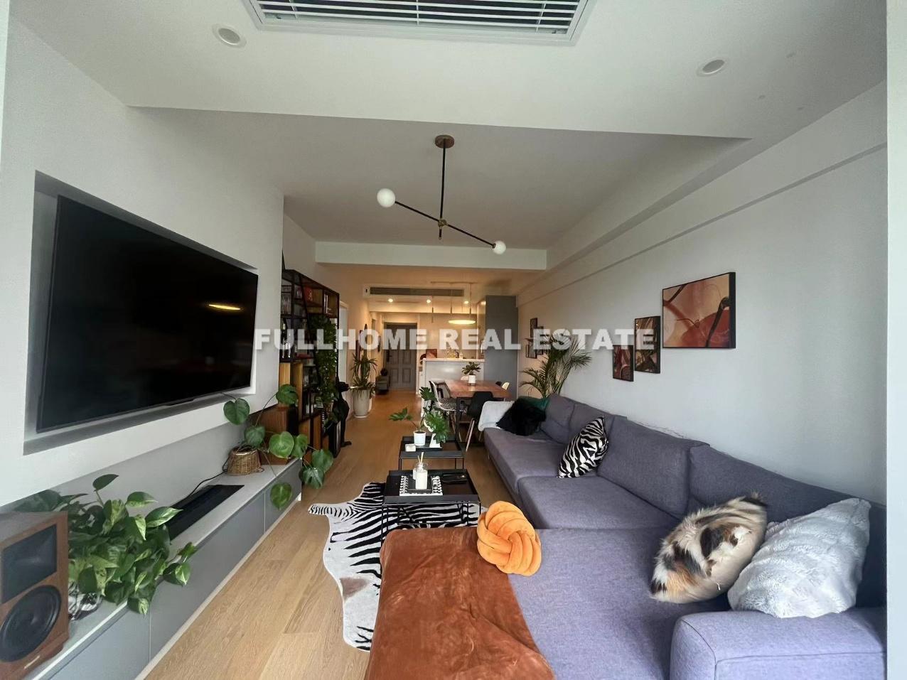 Same compound: Jinhuan Apartment, 2 bedrooms in Shanghai