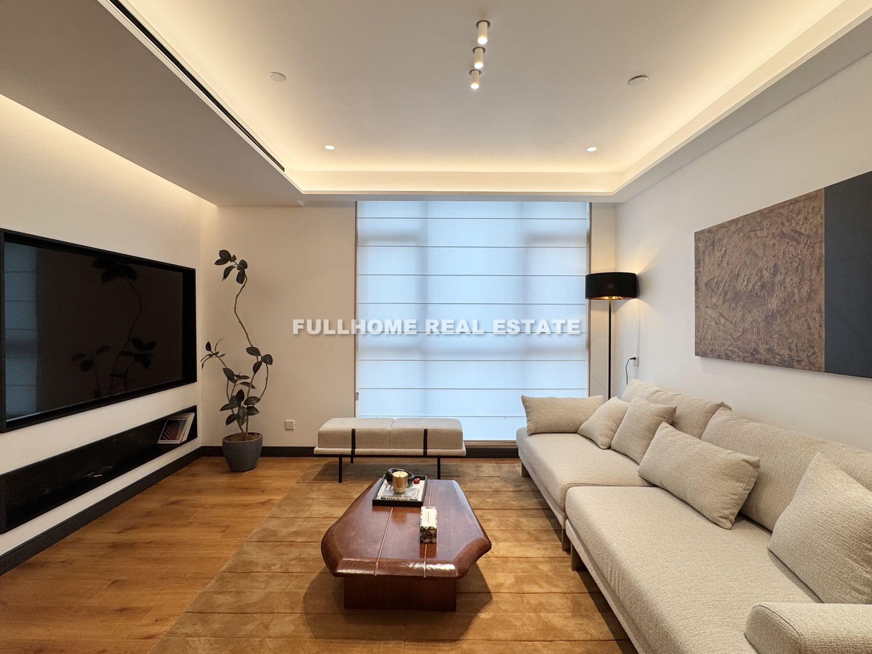Similar property: Royal River, 1 bedrooms, 90 sqm in Shanghai