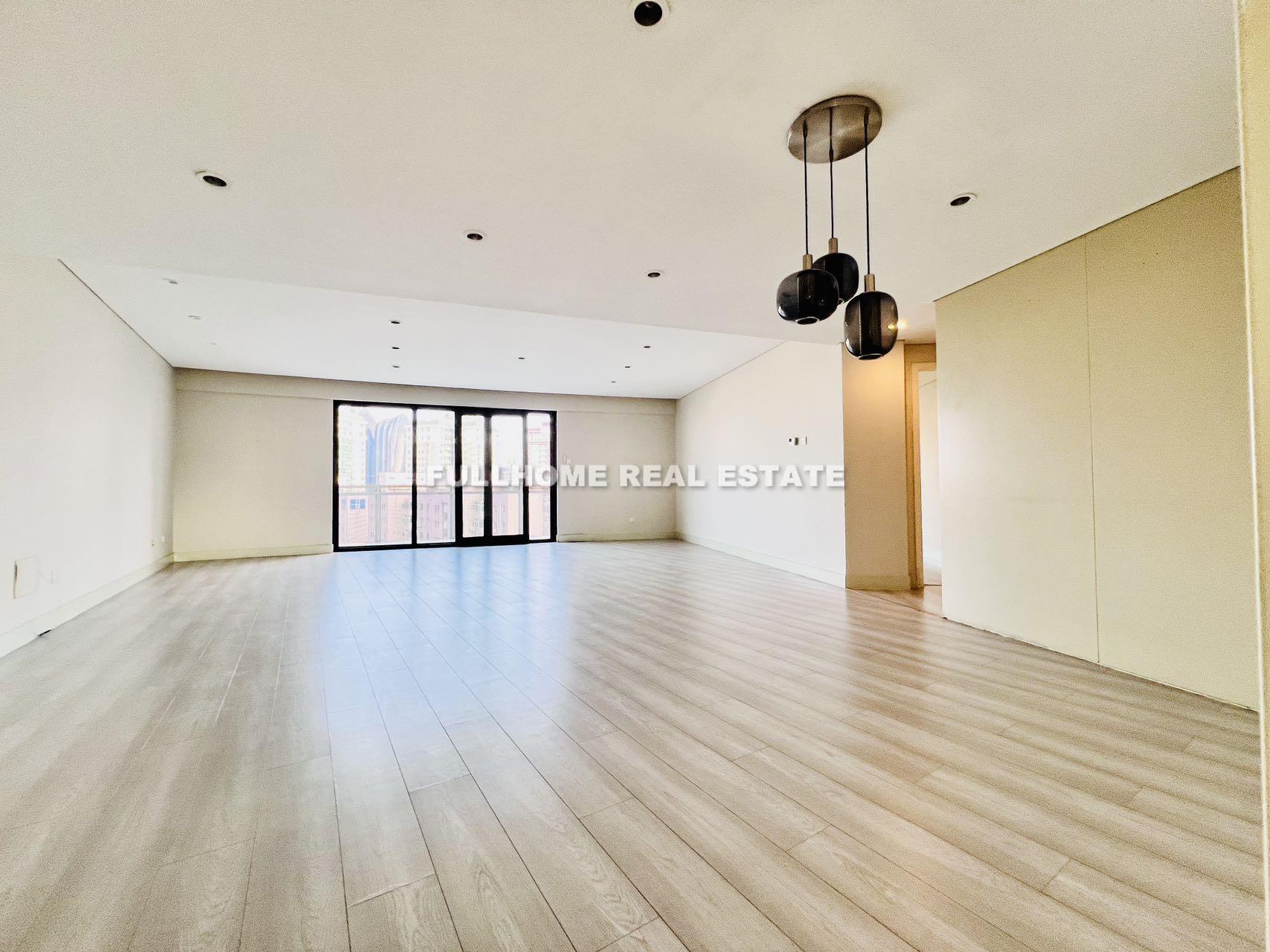 Similar property: Victoria Garden Apartments, 3 bedrooms, 208 sqm in Beijing